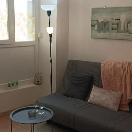 A 2 Pas Du Marche Apartment Esperaza