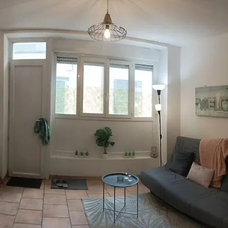 A 2 Pas Du Marche Apartment *
